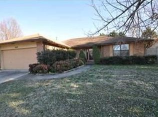 2625 E Country Way, Fayetteville, AR 72703