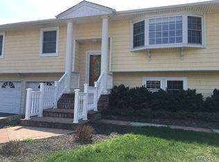 316 Hawkins Rd, Centereach, NY 11720