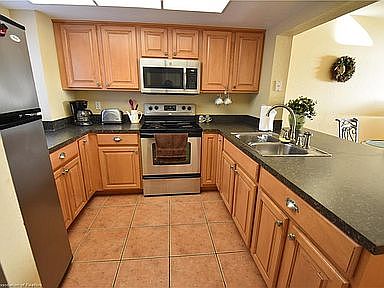3rd image of 2131 Lakeview Dr APT 306-1