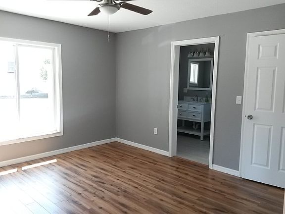 4th image of 2611 Lakeview Dr