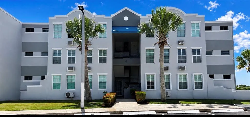 2 bed, 2.0 bath, 1337 sqft, $2,375 — Photo 1