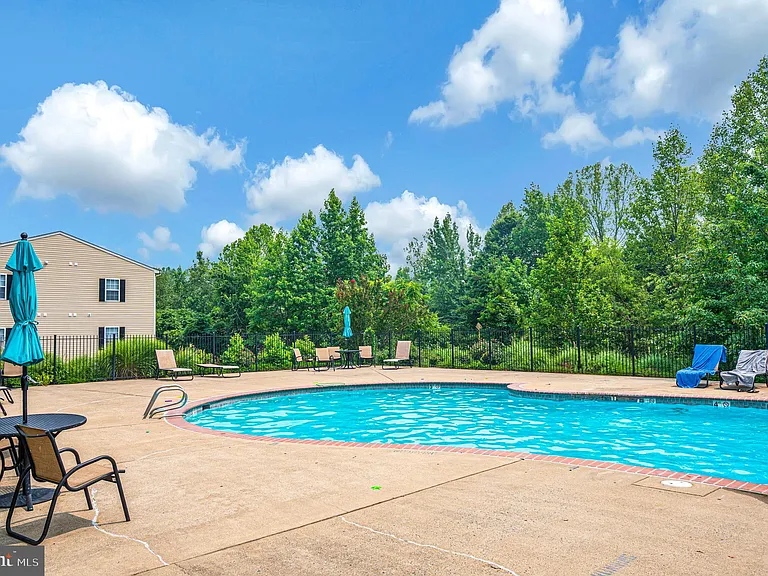 75 Fern Oak Cir #303 — Photo 34