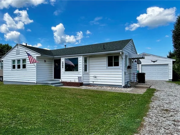 811 Leonard Ave, Belpre, OH 45714