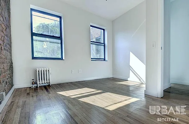 Rented by Urbane Brokerage | media 22