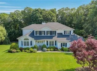 12 Dutch Hill Dr, Carmel, NY 10512