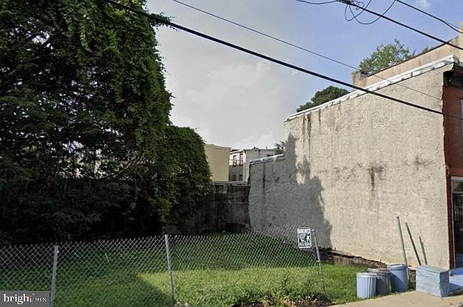 2nd image of 4047 Cambridge St