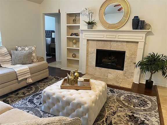 5th image of 9421 Vista Cir