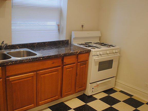 2nd image of 316 N Pine Ave APT 1A
