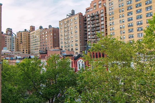 Rented by New York Residence | media 49