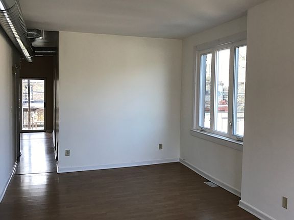 3rd image of 2247 W Race Ave #2