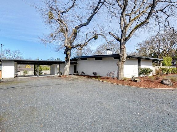 2nd image of 211 S Groveland Ave