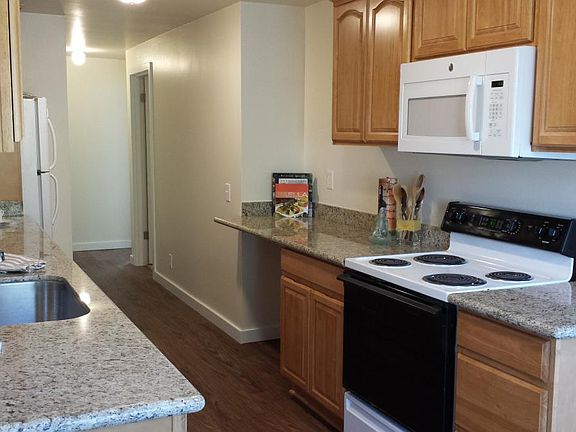 3rd image of 12321 35th Ave NE #A