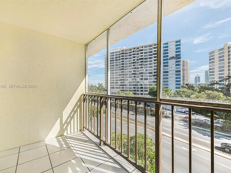 501 Three Islands Blvd #519 — Photo 16