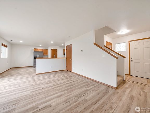 5th image of 20308 48th Avenue E