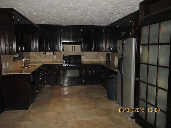 4th image of 946 Victoria Landing Dr