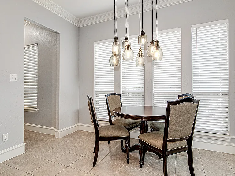 828 Thomas Crossing Dr — Photo 14