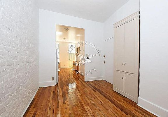3rd image of 310 E 94th St #1E
