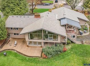 240 NW Country Club Ln, Albany, OR 97321