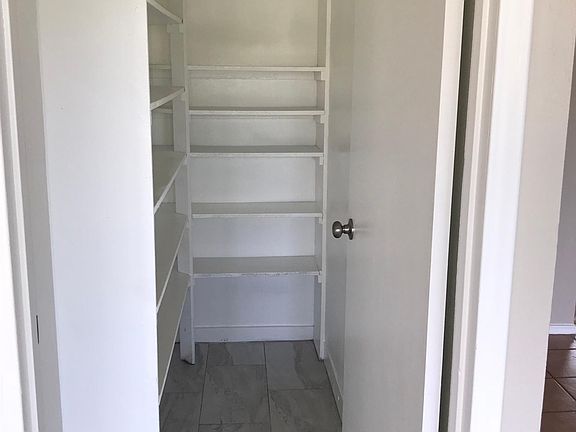 4th image of 1134 Shadyglen Cir