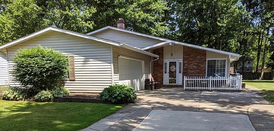1st image of 9465 Basswood Dr