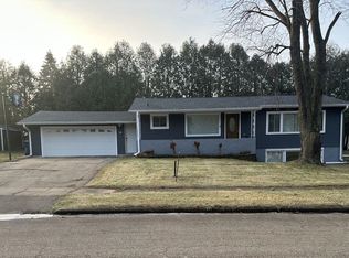 75 Grove St, Clintonville, WI 54929