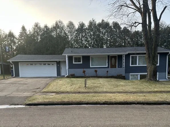 75 Grove St, Clintonville, WI 54929
