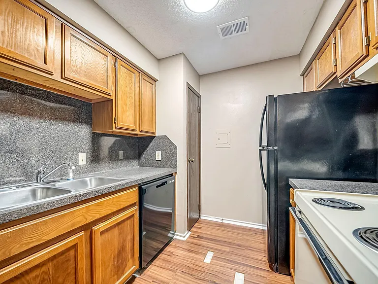 2501 Gulf Fwy #256D — Photo 25