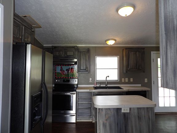 3rd image of 216 Willow Branch Rd