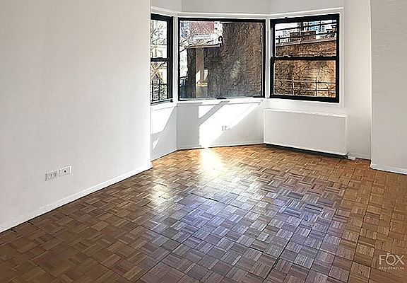 3rd image of 201 E 83rd St APT 5B