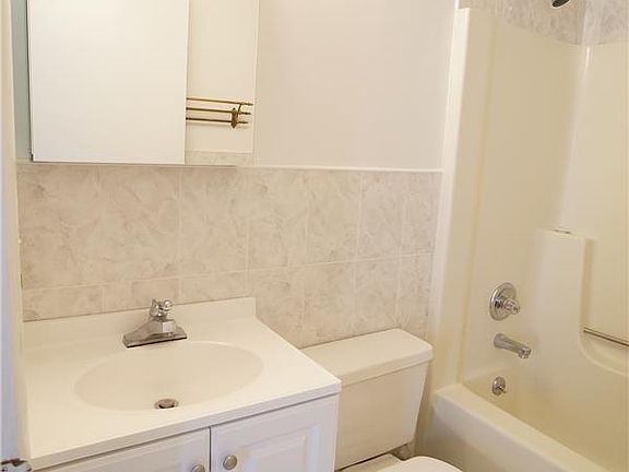 4th image of 66 Sharon St #2