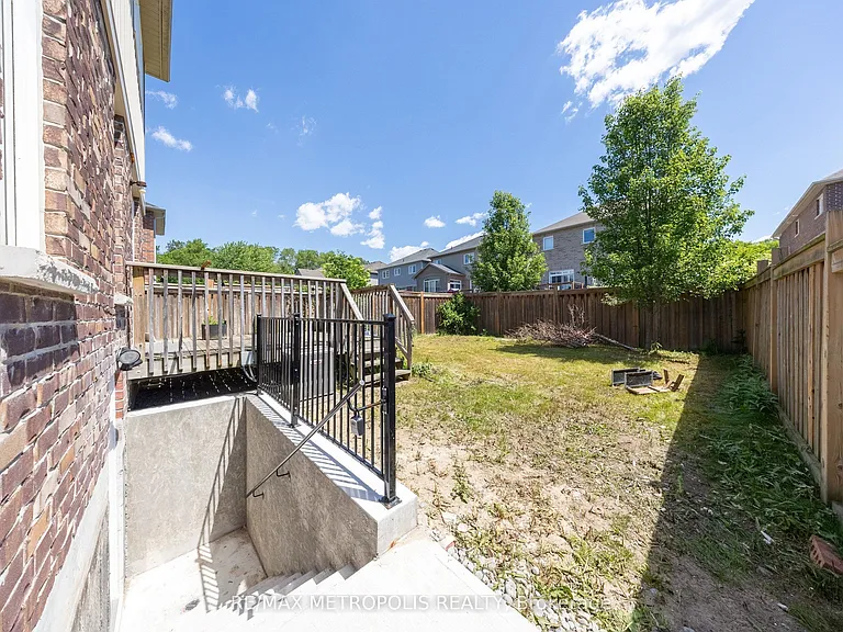 23 Gordon Cowling St #BASEMENT — Photo 2