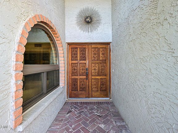 3rd image of 2618 S SHANNON Drive