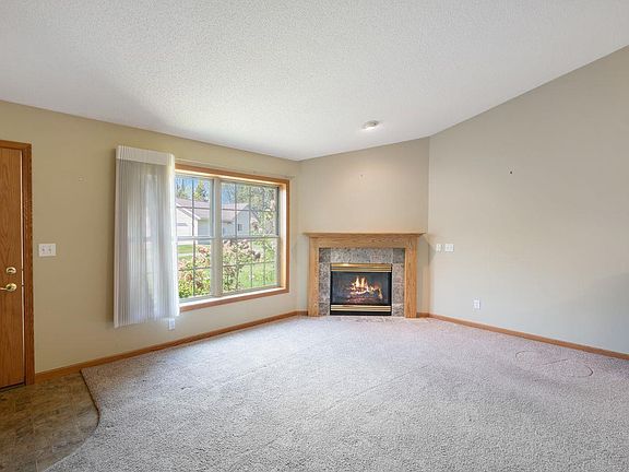 5th image of 608 Clubhouse Dr #608