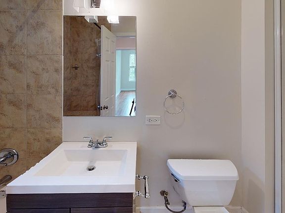3rd image of 1536 W Birchwood Ave #3