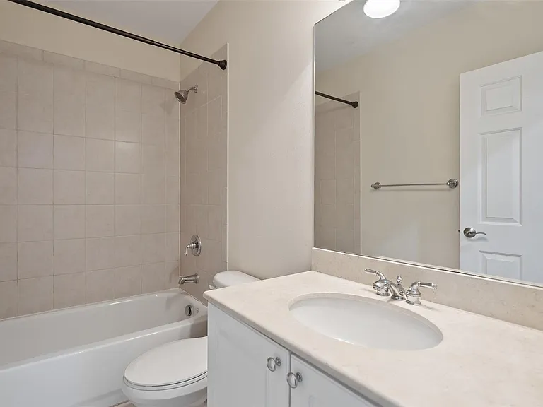6094 Live Oak Ct #B — Photo 15