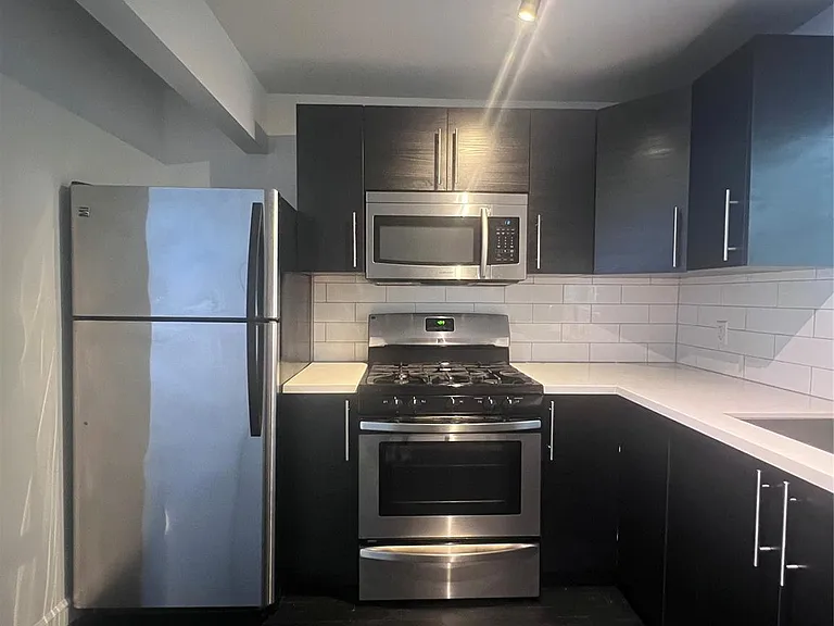 605 Enid St — Photo 7