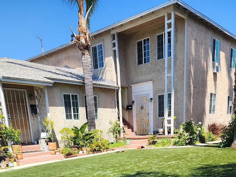 1708 S Crescent Heights Blvd — Photo 34