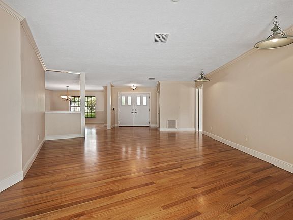 4th image of 5300 SE 21st Ln