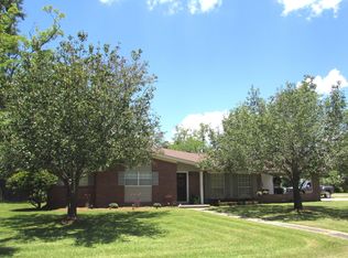 1621 Orchard Dr, Columbia, MS 39429