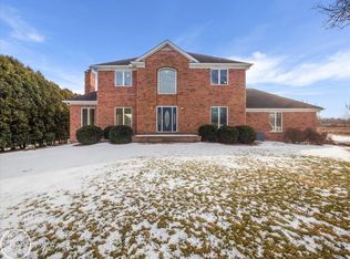 7487 Shea Rd, Cottrellville, MI 48039