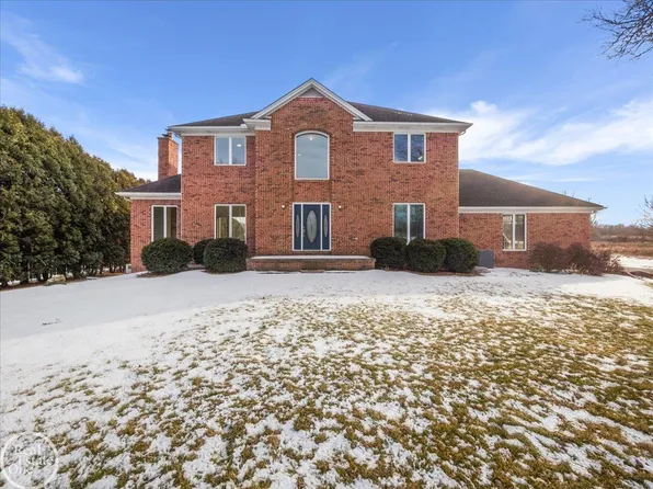 7487 Shea Rd, Cottrellville, MI 48039