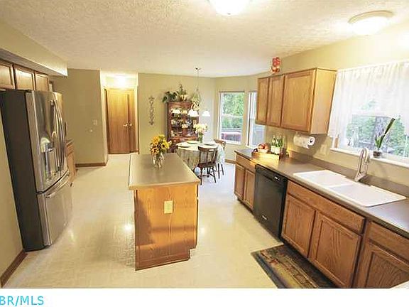 5th image of 1185 Pebble Brook Dr