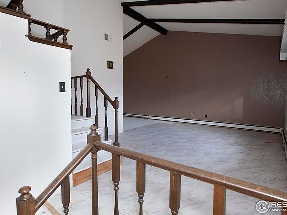 3rd image of 810 Holly Dr