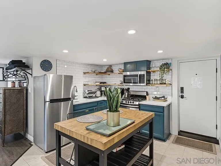 5438 Gilbert Dr #C — Photo 6