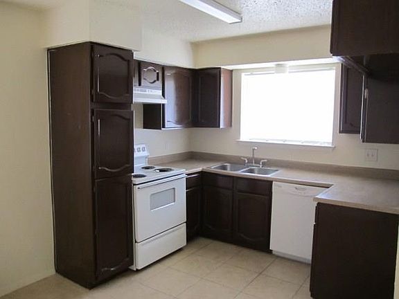 2nd image of 2938 Pepperidge Dr