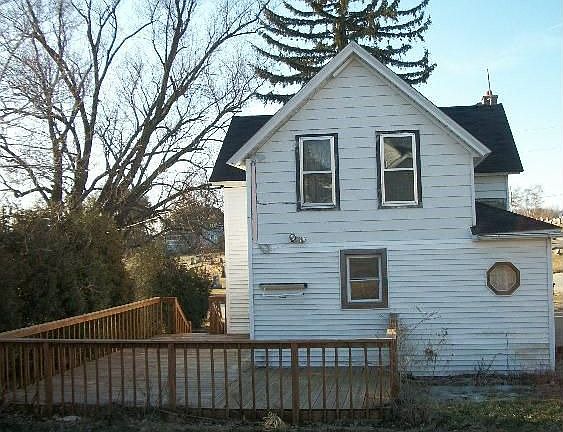2nd image of 113 E Baker St