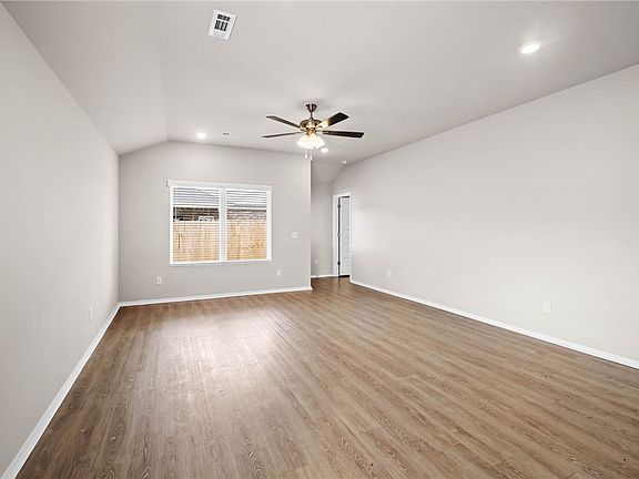3rd image of 2514 E Meramec St