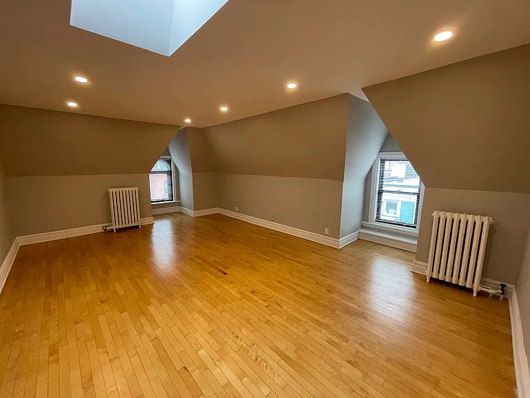 127 2nd Ave #7 — Photo 9