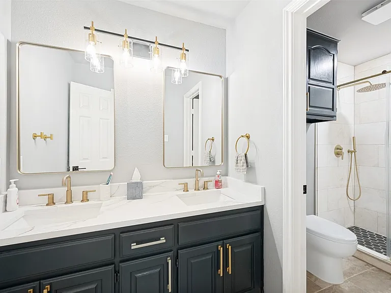 818 Riviera Dr — Photo 20