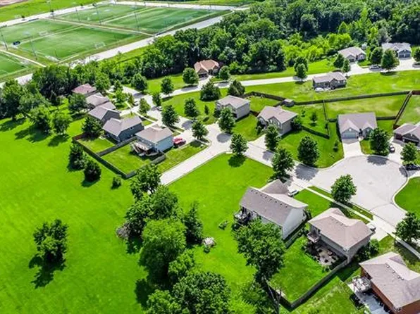 1832 N 92nd Ter, Kansas City, KS 66112